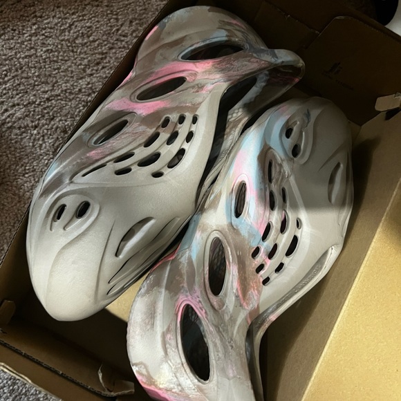 Foam Runners - Picture 2 of 2